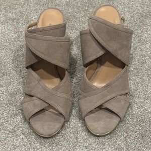 Banana Republic Jacee Suede Ankle Wrap Stiletto Heel Beige Tan Size 8.5 M